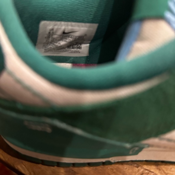 Nike Dunk woman’s shoes 8 1/2 in great used condition! - Picture 6 of 10